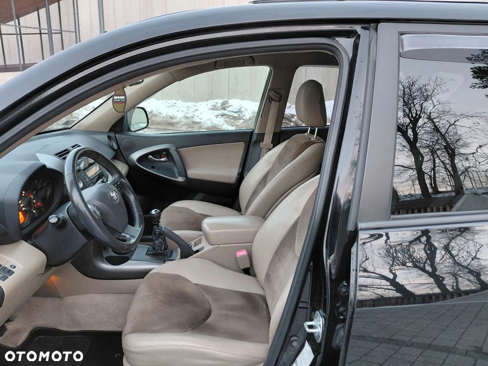 Toyota RAV4 2.2 D-4D 4x4 Sol - 28