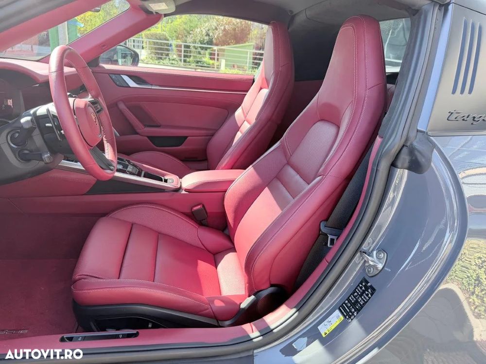 Porsche 911 Targa 4 GTS PDK - 7