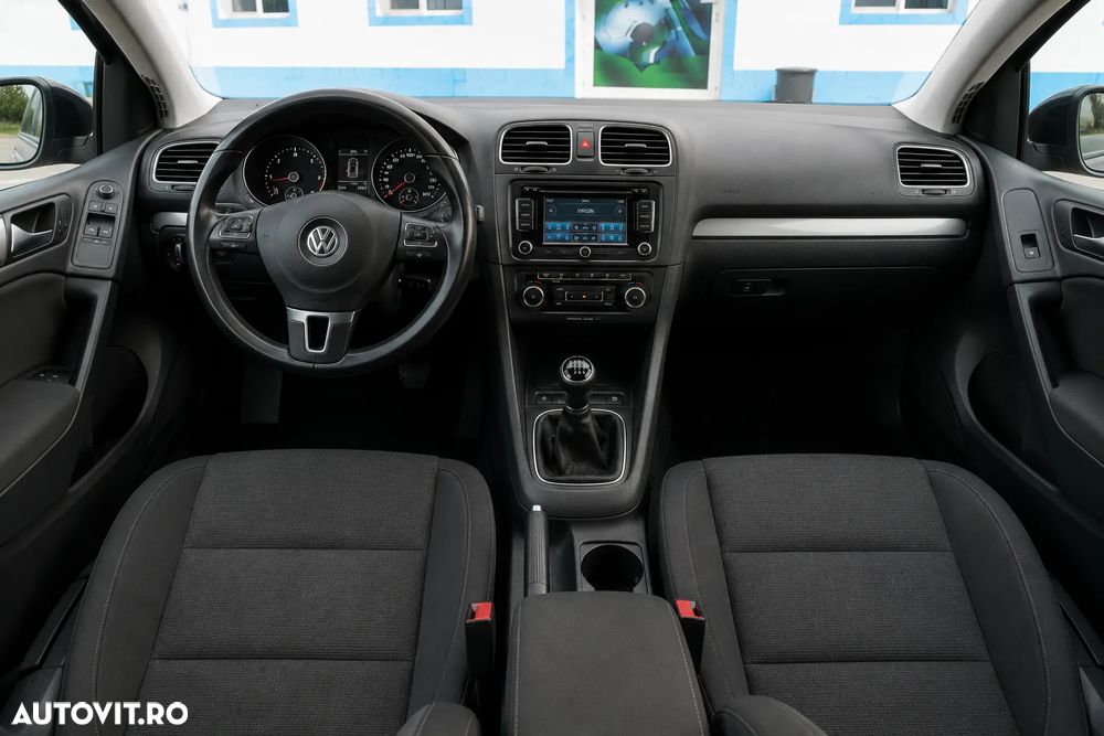 Volkswagen Golf - 10