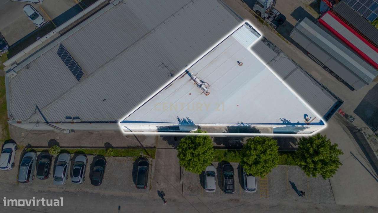 Estabelecimento Comercial em Ermesinde - 444.20m²  - Arrendamento - Grande imagem: 2/59
