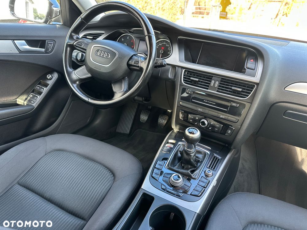 Audi A4 Avant 2.0 TDI DPF Ambiente - 28