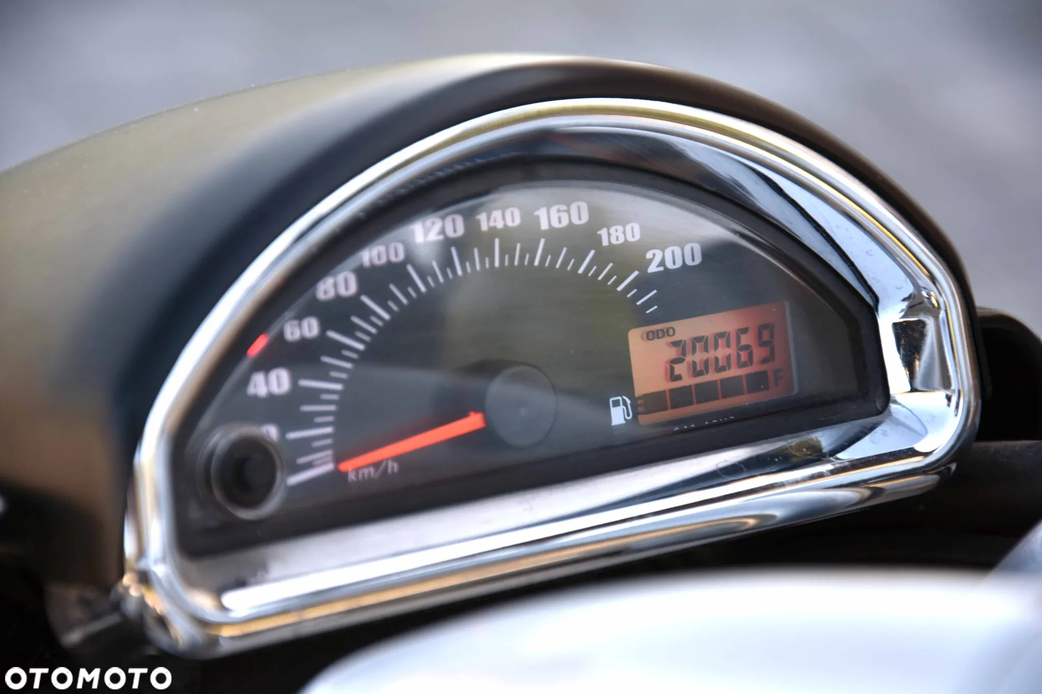 Suzuki Intruder - 13
