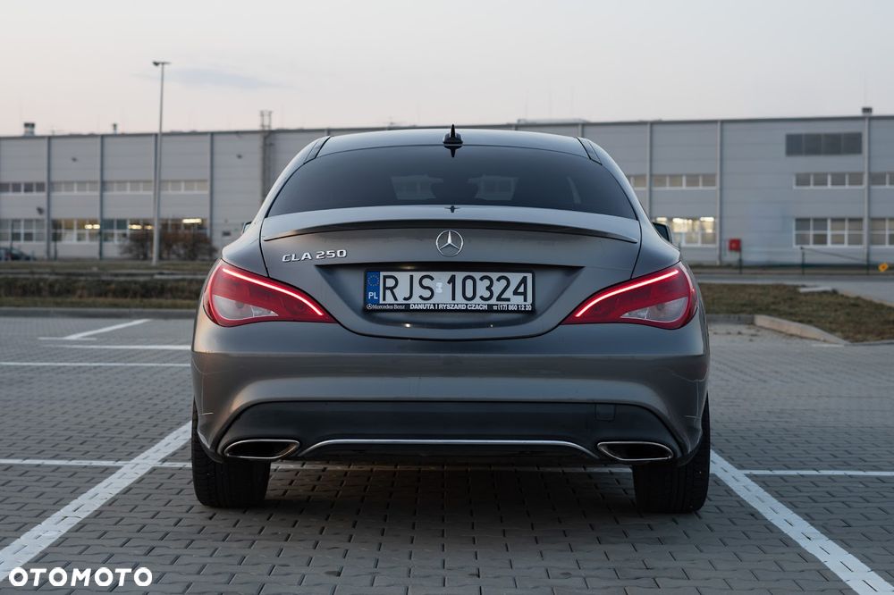 Mercedes-Benz CLA 250 7G-DCT UrbanStyle Edition - 5