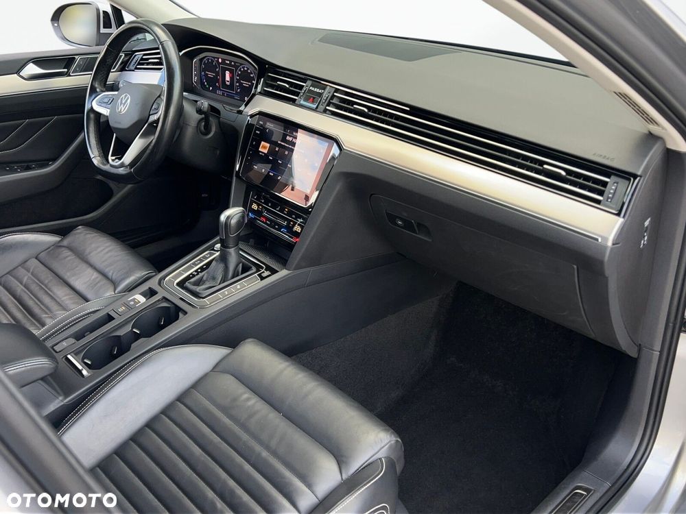 Volkswagen Passat 1.5 TSI EVO Elegance DSG - 17