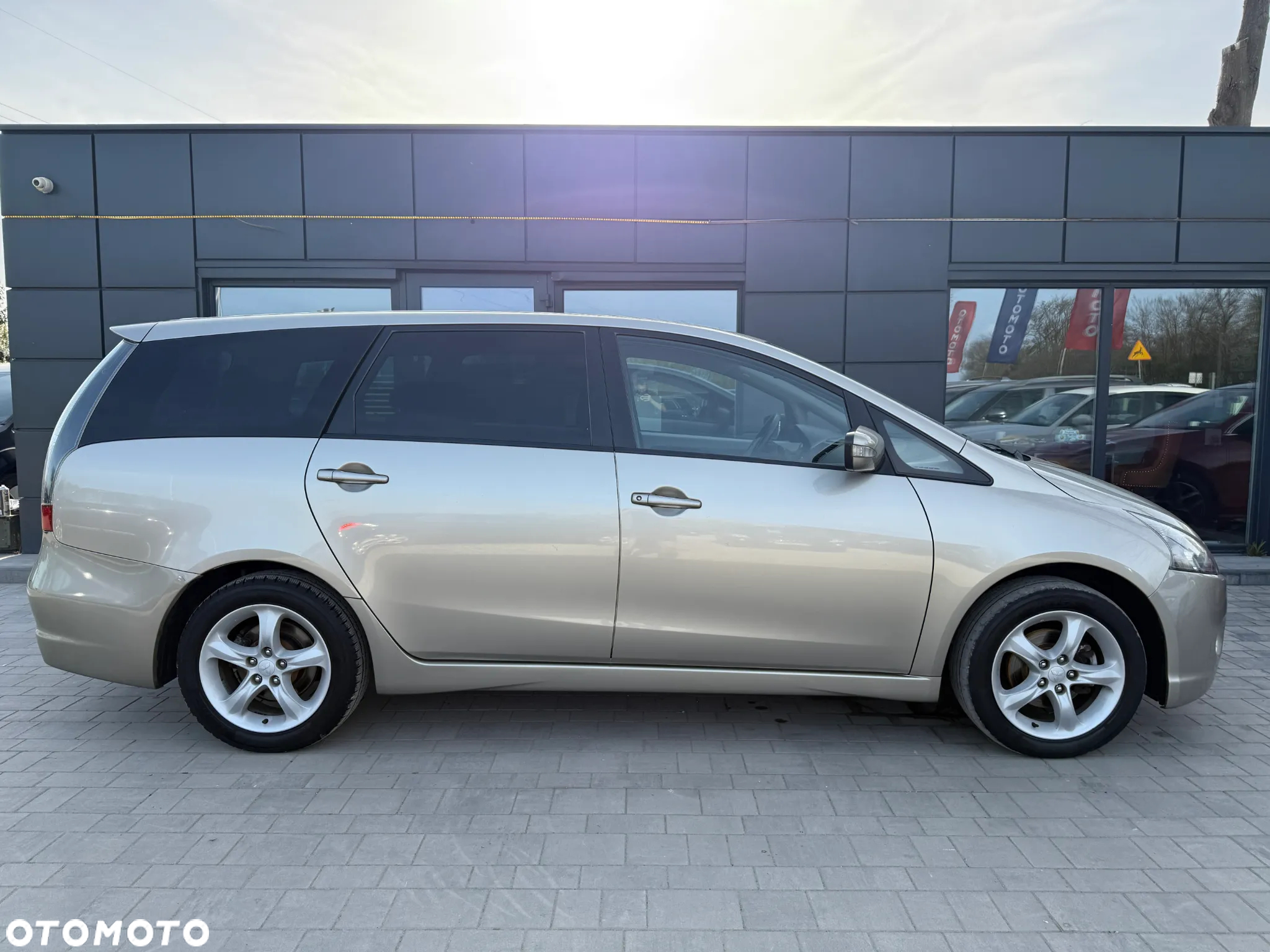 Mitsubishi Grandis 2.4 Intense - 22