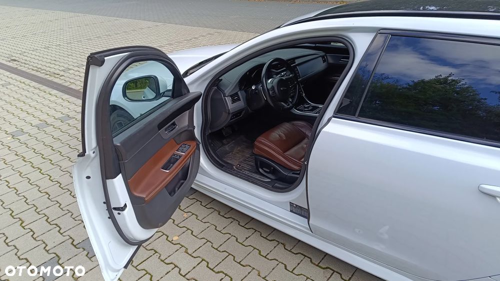 Jaguar XF 2.0 i4D R-Sport - 8
