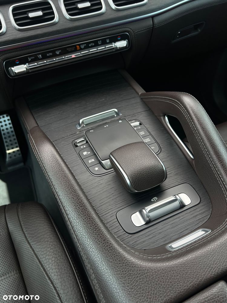 Mercedes-Benz GLS - 21