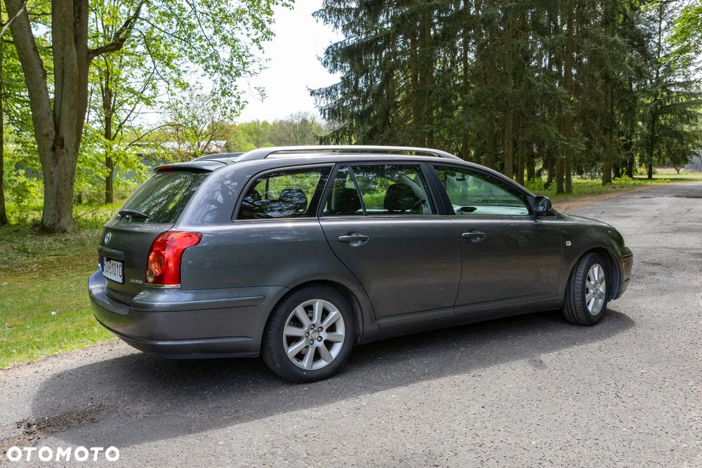 Toyota Avensis 1.8 VVT-i Combi - 4