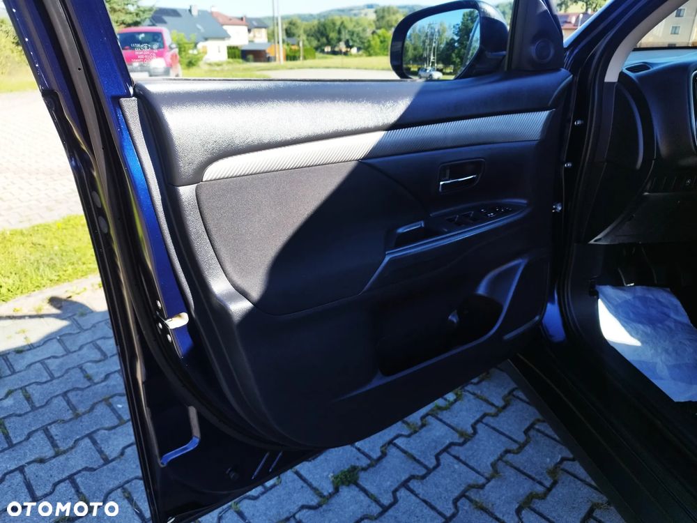 Mitsubishi Outlander 2.0 2WD Diamant Edition - 21