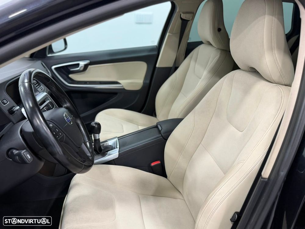 Volvo V60 1.6 D2 Drive Momentum Start/Stop - 5