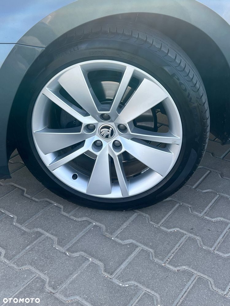 Skoda Superb 2.0 TDI 4x4 DSG Premium Edition - 13