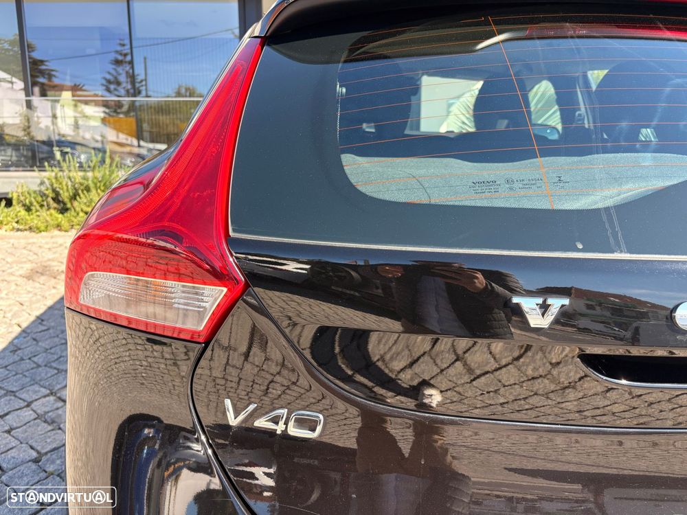 Volvo V40 2.0 D2 Inscription - 16