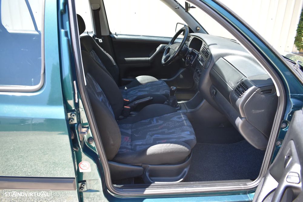 VW Golf 1.6 GT - 16