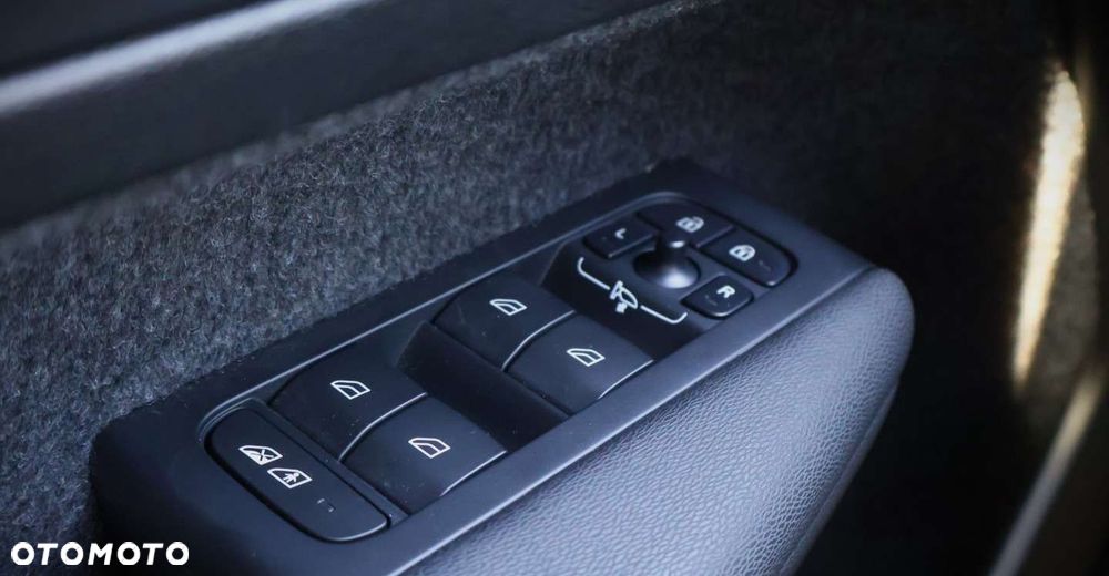Volvo XC 40 - 33