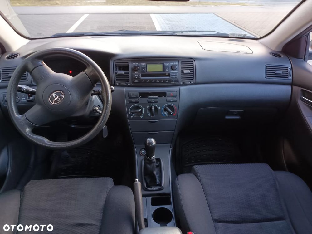 Toyota Corolla 1.6 VVT-i Sol - 11