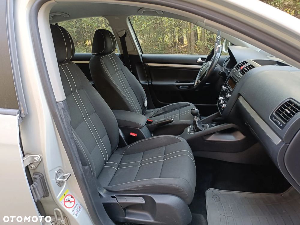 Volkswagen Jetta - 14