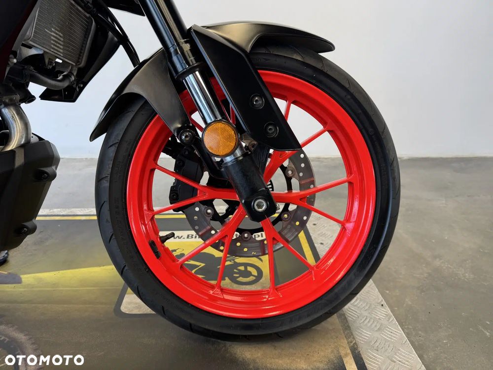 Yamaha MT - 8