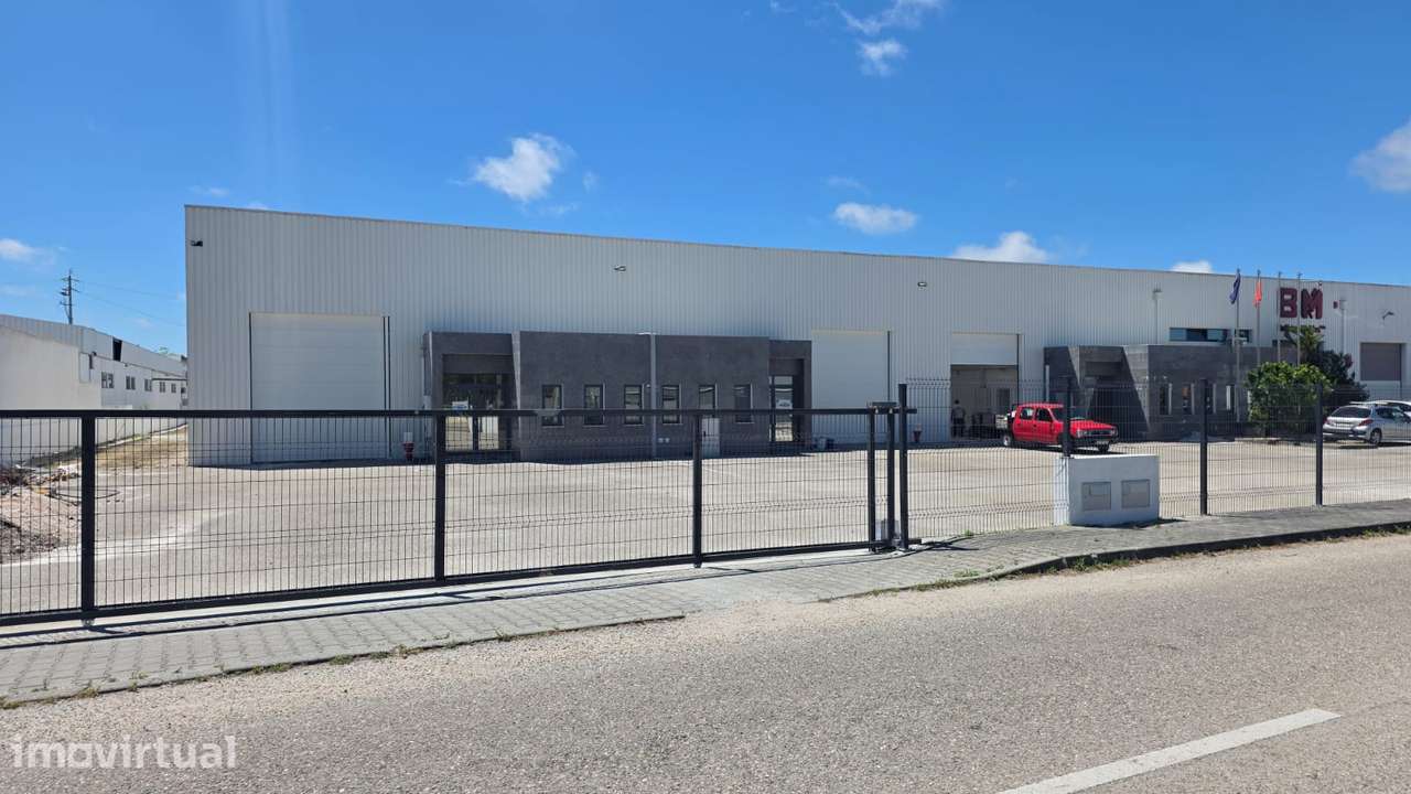 Pavilhão industrial, na zona industrial da Marinha Grande! - Grande imagem: 3/13