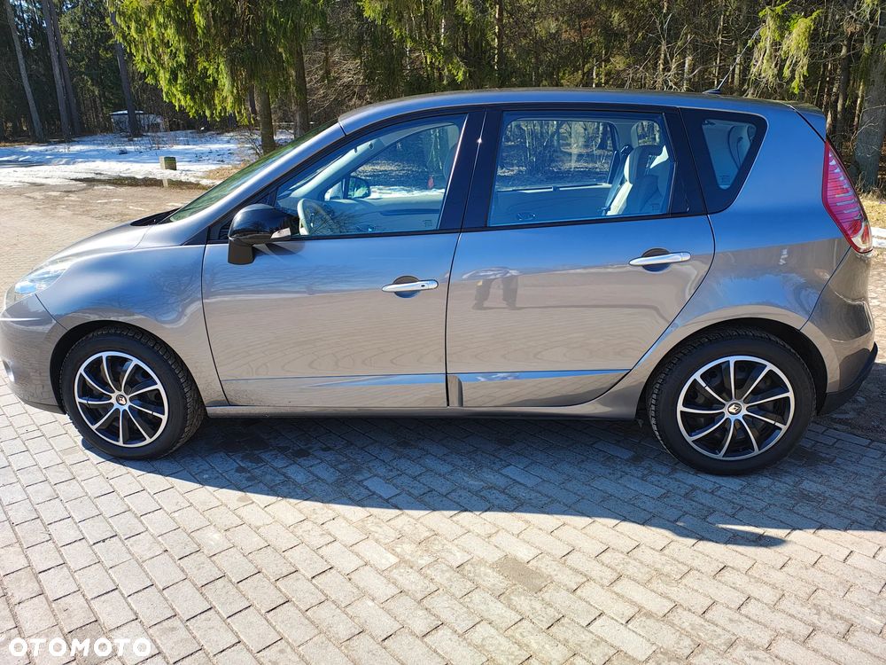 Renault Scenic 2.0 16V Privilege X-Tronic CVT - 8