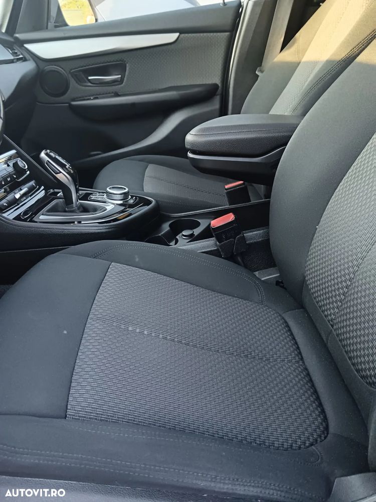 BMW Seria 2 218d Aut. - 7