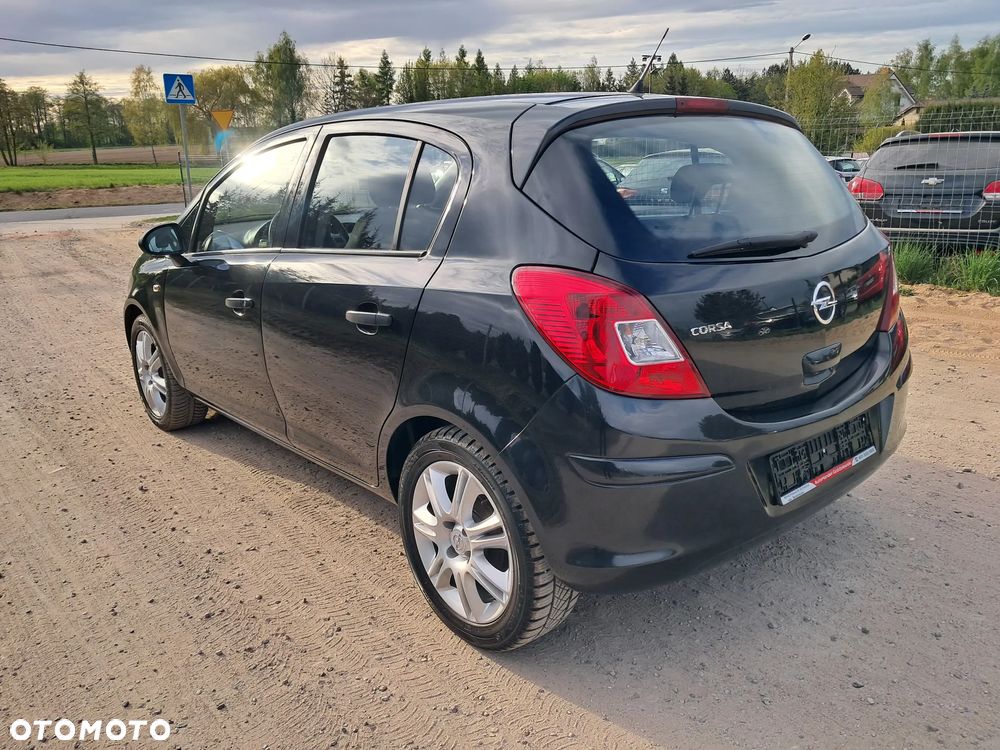 Opel Corsa 1.2 16V Cosmo - 5