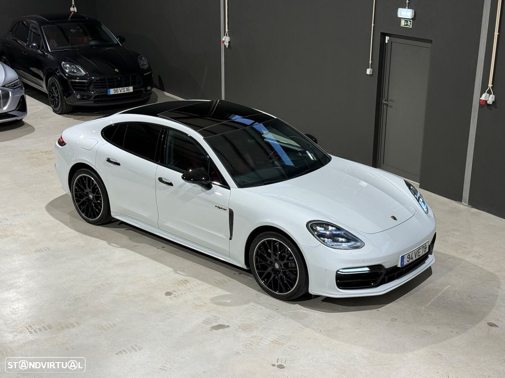 Porsche Panamera 4 E-Hybrid - 1