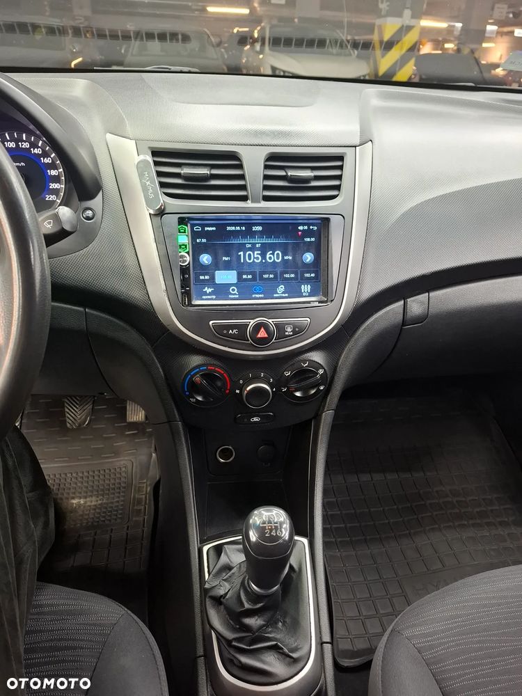 Hyundai Accent - 8