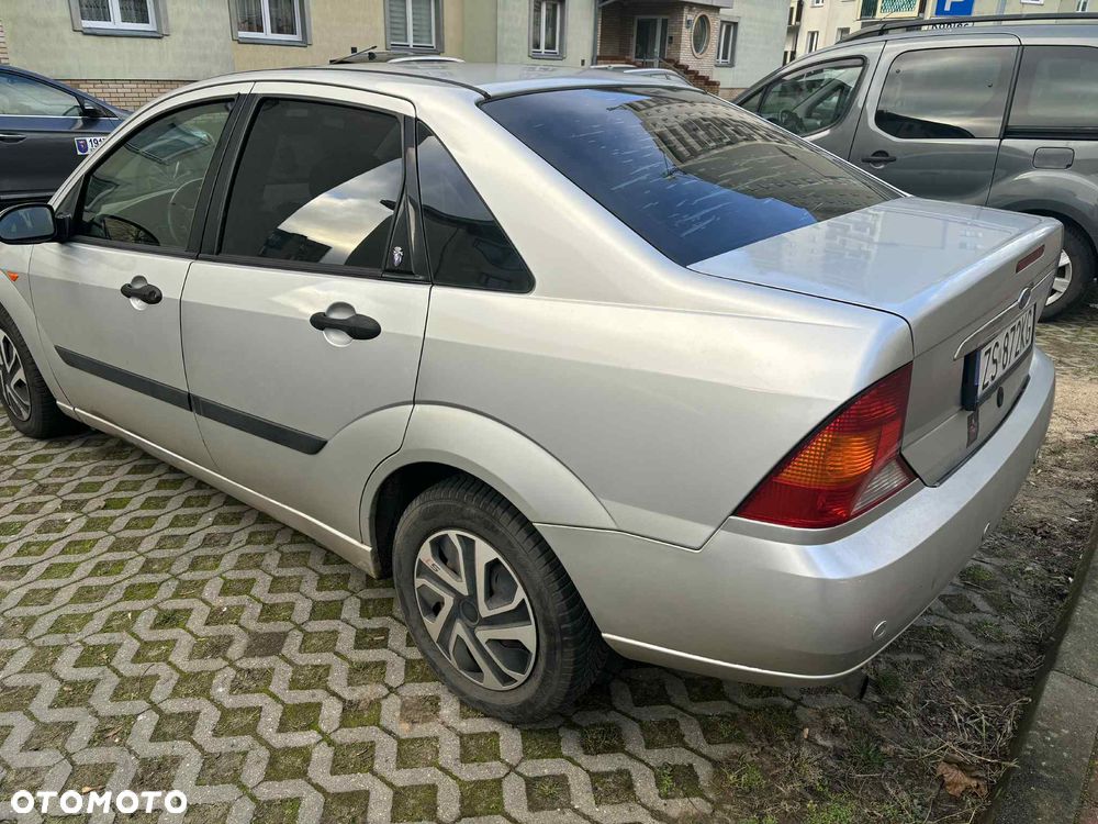 Ford Focus 1.6 Futura - 7