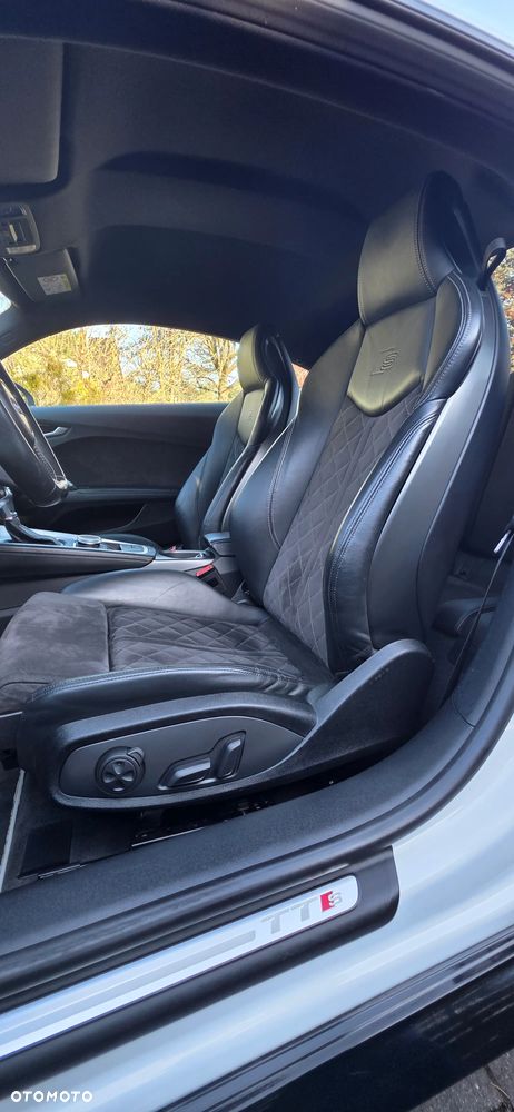 Audi TT S Coupé - 22