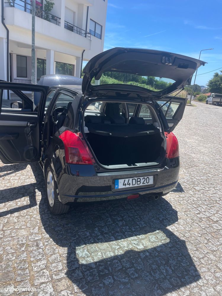 Suzuki Swift 1.3 DDiS GL - 4
