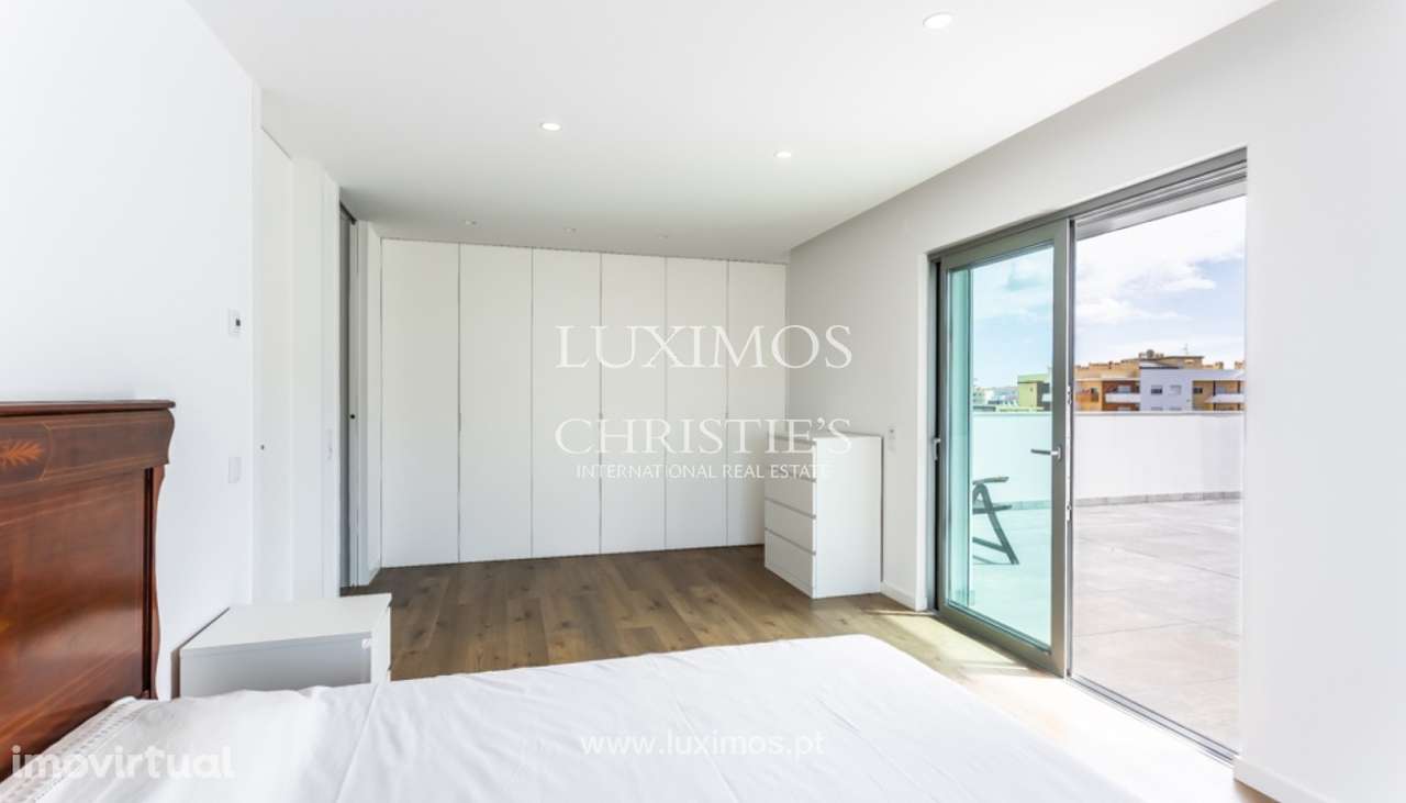 Contemporânea Moradia T2 com terraço e garagem em Lagos, Algarve - Grande imagem: 5/26
