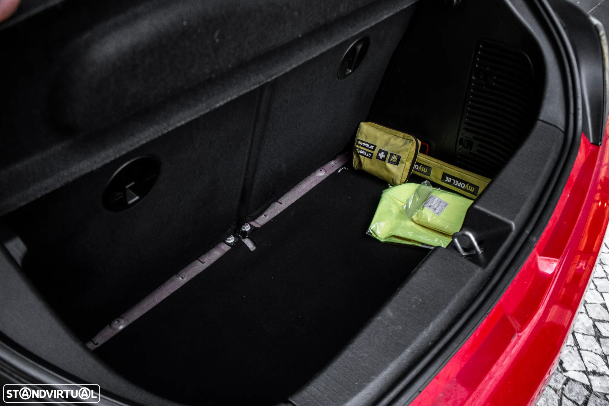 Opel Adam 1.2 Glam - 23