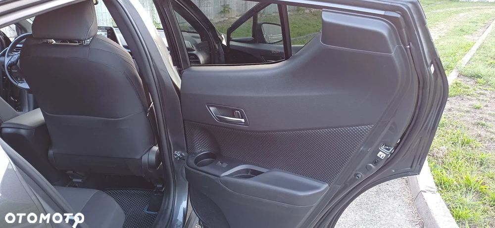 Toyota C-HR - 13