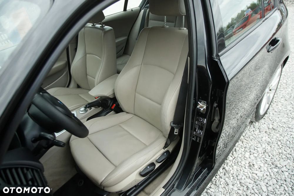 BMW Seria 1 - 25