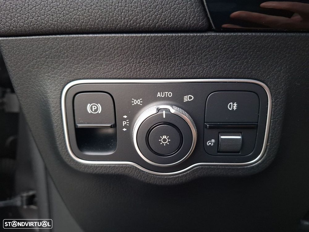 Mercedes-Benz GLA 180 d AMG Line - 22