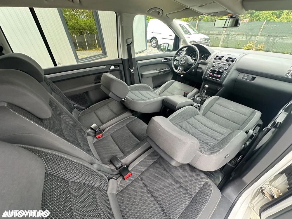 Volkswagen Touran - 22