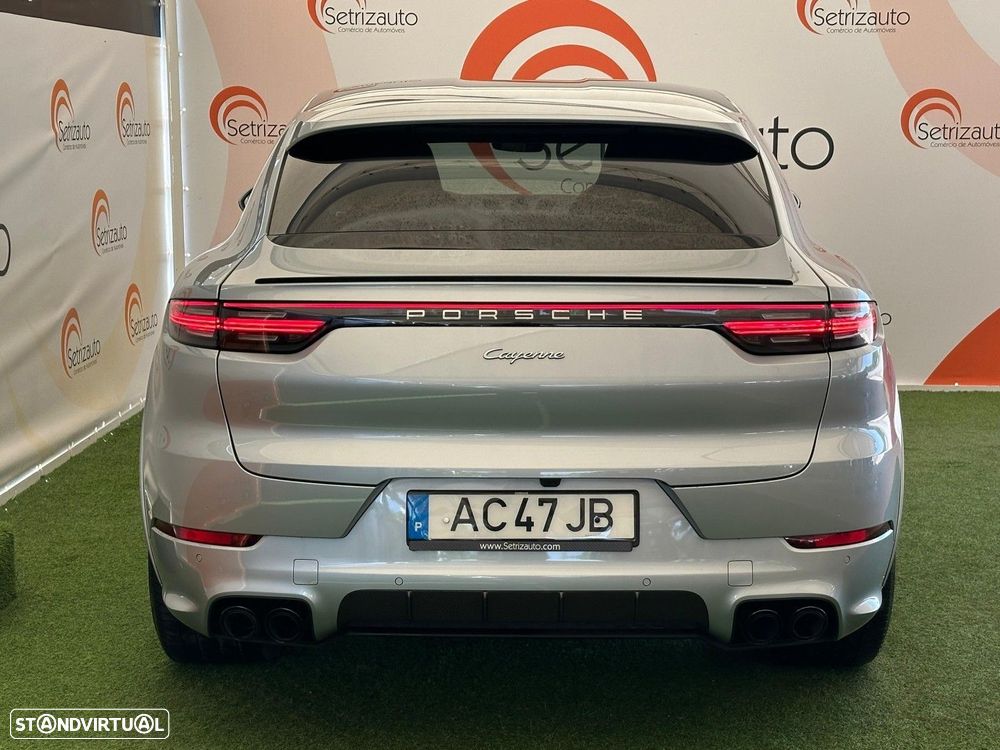 Porsche Cayenne Coupé E-Hybrid - 10
