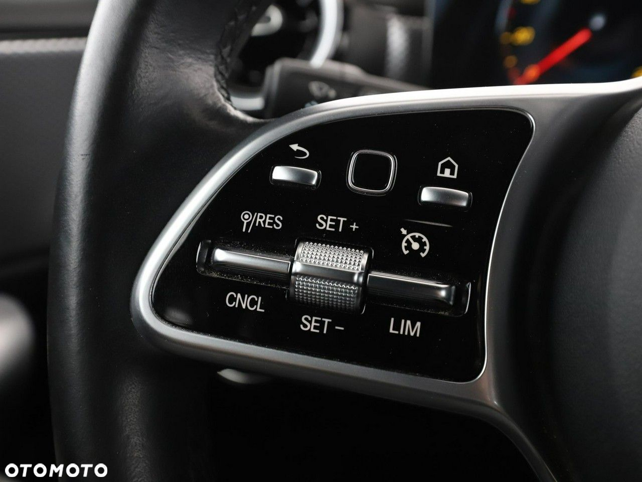 Mercedes-Benz Klasa A 180 d Progressive 8G-DCT - 31