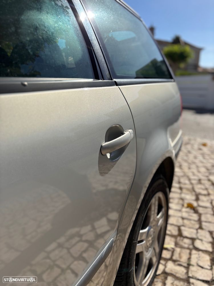 VW Passat Variant - 5