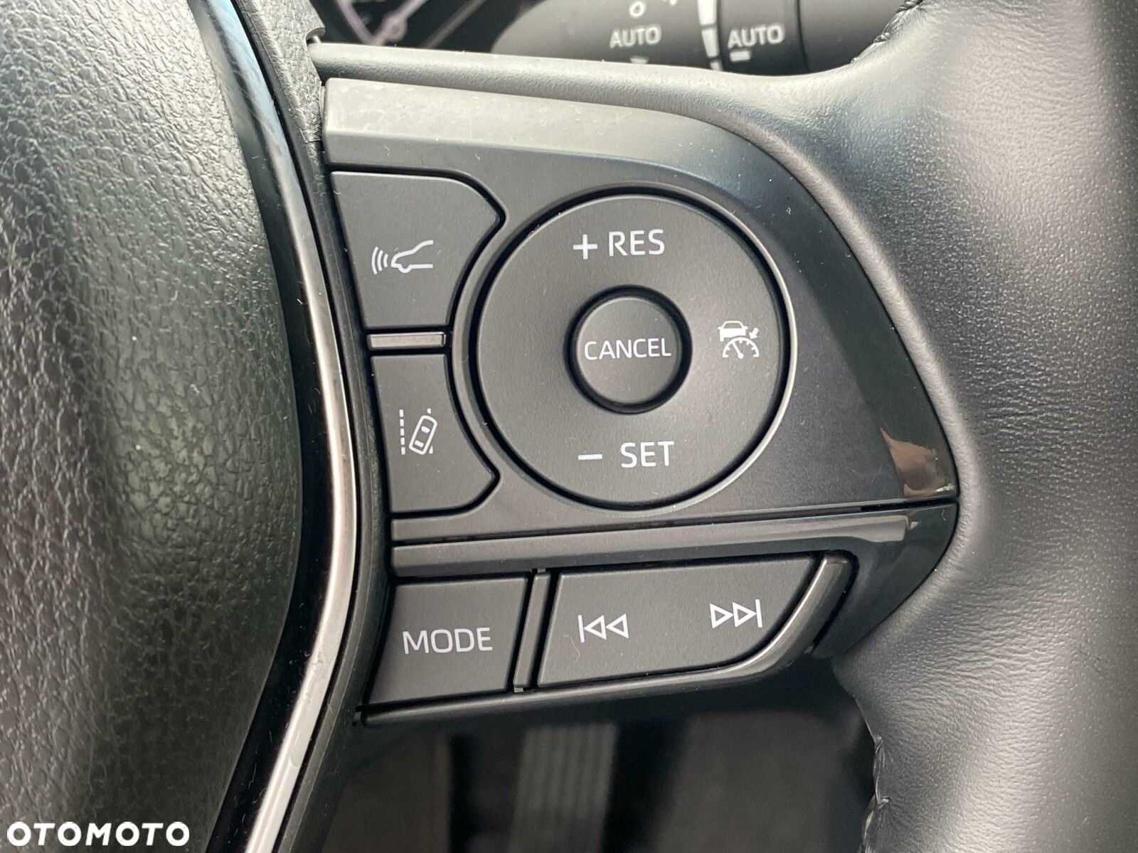 Toyota Camry - 11