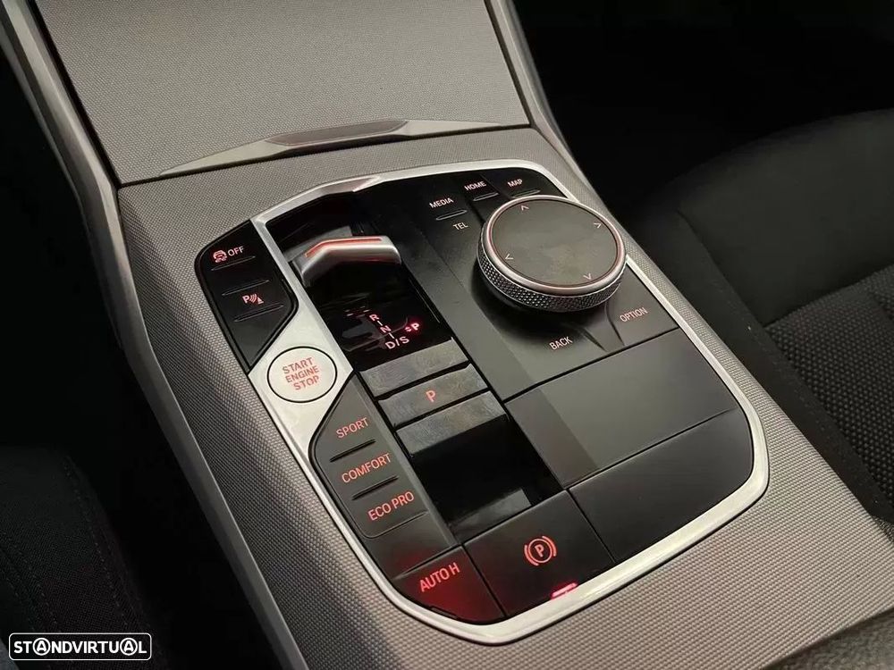 BMW 318 d Auto - 31