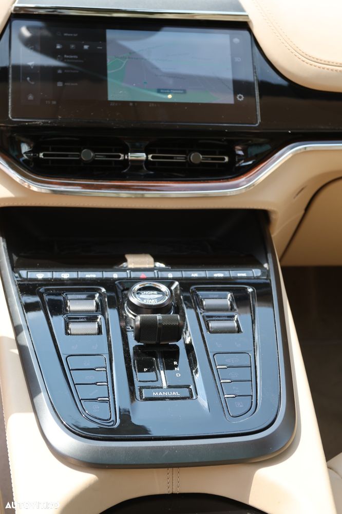 Aston Martin DBX Standard - 27
