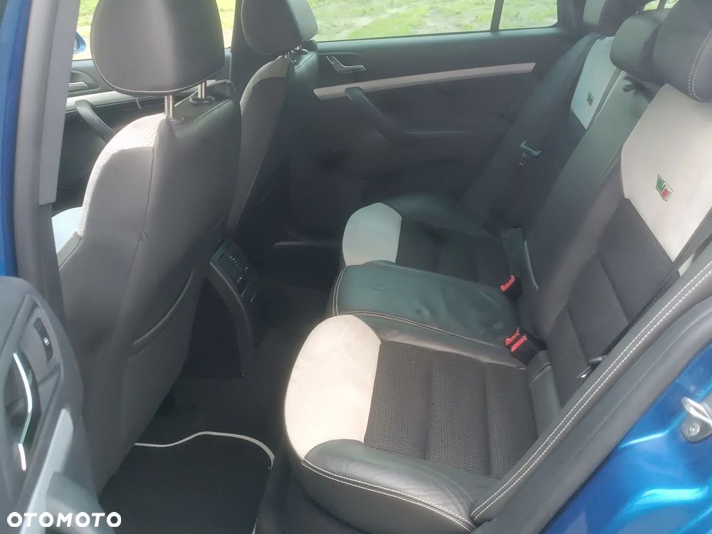 Skoda Octavia 2.0 TFSI RS - 11