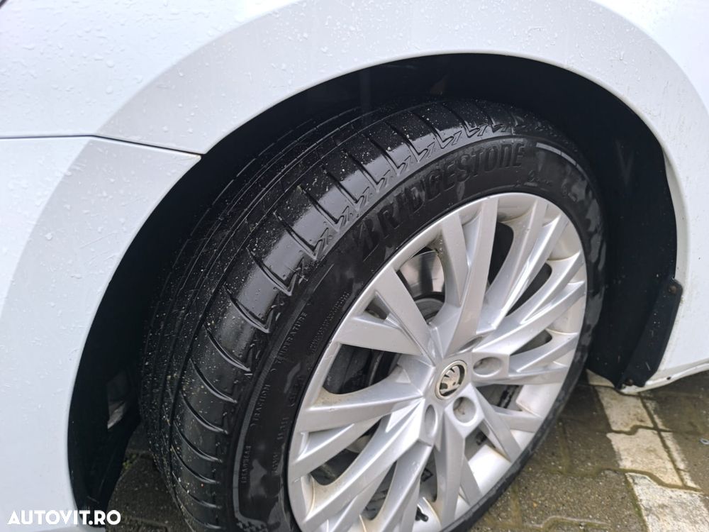 Skoda Superb 2.0 TDI DSG Style - 19