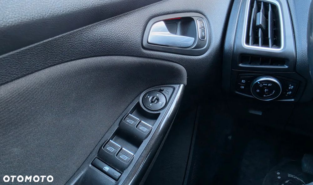 Ford Focus 2.0 TDCi SYNC Edition ASS - 36