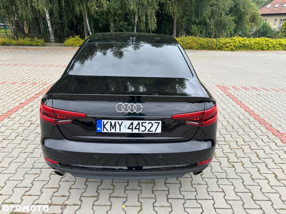 Audi A4 Limousine - 4