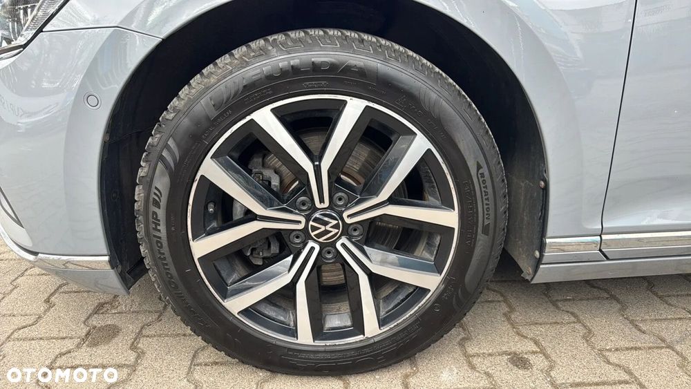 Volkswagen Passat - 12