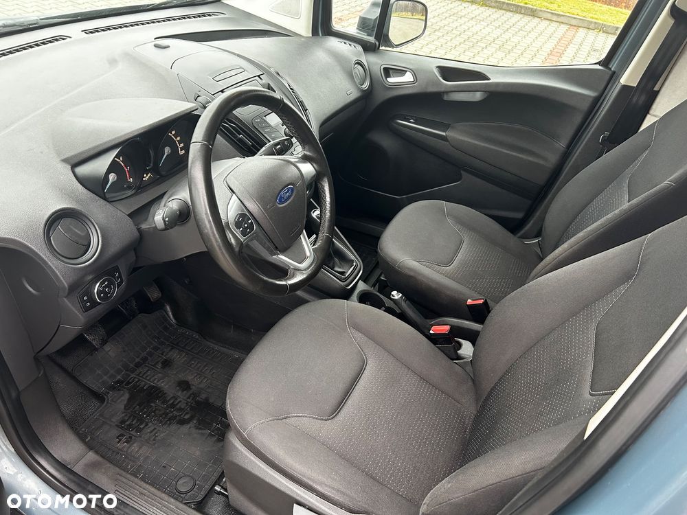 Ford Transit Courier - 12