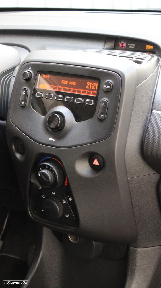 Toyota Aygo x-play - 28