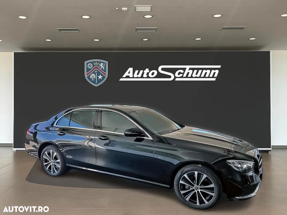 Mercedes-Benz E 300 de Aut. - 4